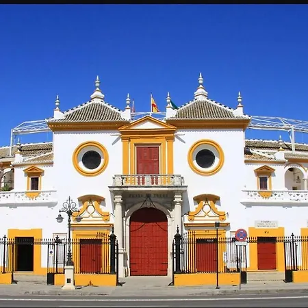 Maravilloso ático Puente De Triana Apartamento *