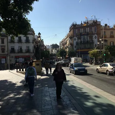 Apartamento Maravilloso ático Puente De Triana *